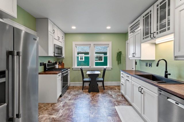 929 MERRITT AVENUE, Oshkosh, WI 54901