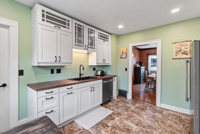 929 MERRITT AVENUE, Oshkosh, WI 54901