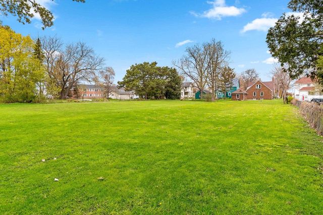 929 MERRITT AVENUE, Oshkosh, WI 54901