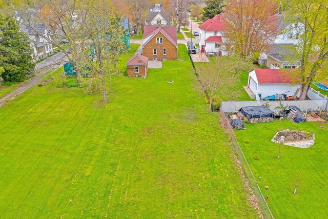 929 MERRITT AVENUE, Oshkosh, WI 54901