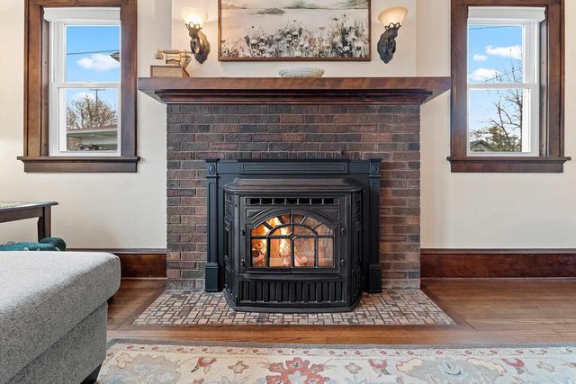 929 MERRITT AVENUE, Oshkosh, WI 54901