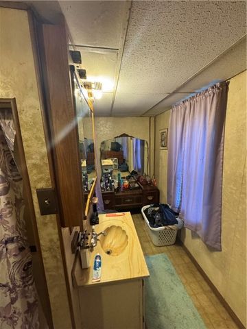 1727 2nd St, South Connellsville, PA 15425