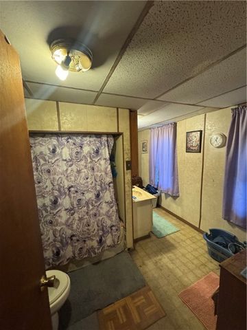 1727 2nd St, South Connellsville, PA 15425