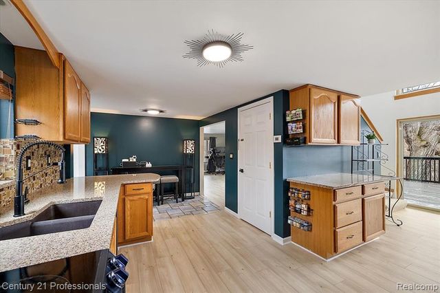 shimmons Shimmons Road, Auburn Hills, MI 48326