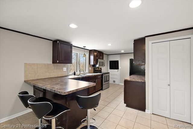 shimmons Shimmons Road, Auburn Hills, MI 48326