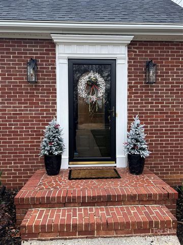 445 E Cannon Avenue, Albemarle, NC 28001