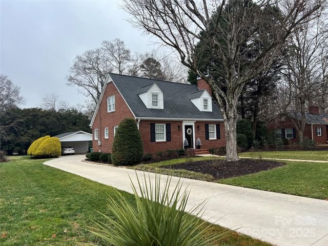 445 E Cannon Avenue, Albemarle, NC 28001