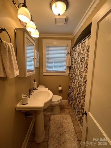 445 E Cannon Avenue, Albemarle, NC 28001