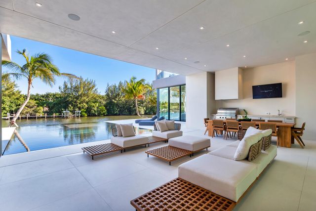 35 Spoonbill Road, Manalapan, FL 33462