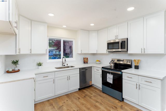 41287 Mahoney St, Fremont, CA 94538