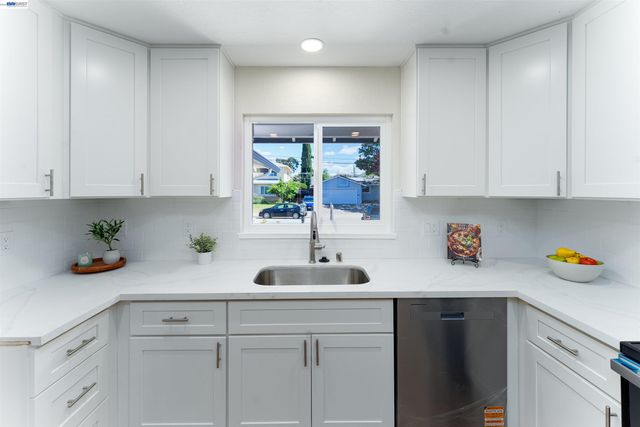 41287 Mahoney St, Fremont, CA 94538