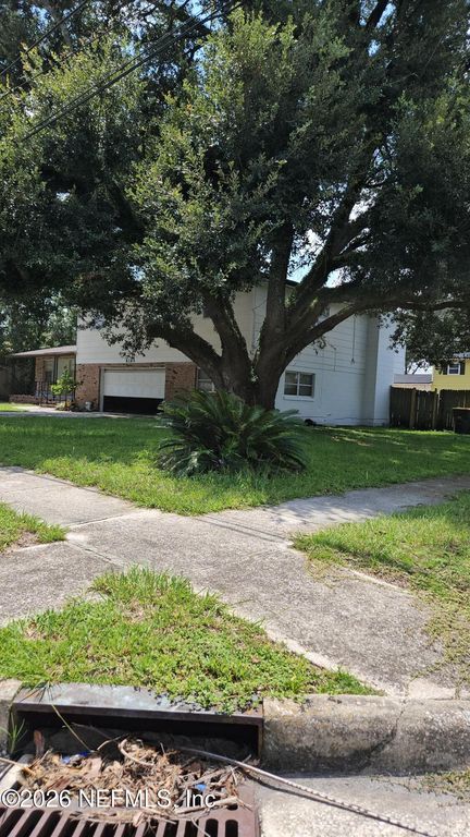8264 CARAVELLE Drive, Jacksonville, FL 32244