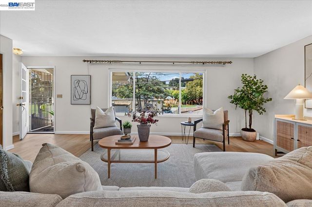 19574 Stanton Ave, Castro Valley, CA 94546