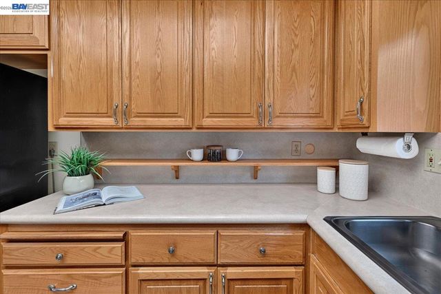 19574 Stanton Ave, Castro Valley, CA 94546