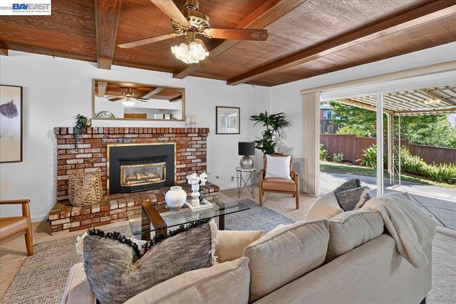 19574 Stanton Ave, Castro Valley, CA 94546
