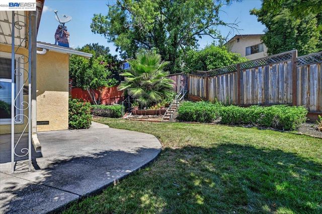 19574 Stanton Ave, Castro Valley, CA 94546