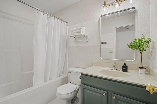 416 E 166TH Court, Belton, MO 64012