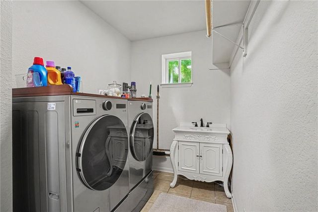 416 E 166TH Court, Belton, MO 64012