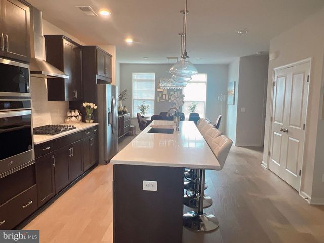 817 SAWBACK SQ NE, Leesburg, VA 20176