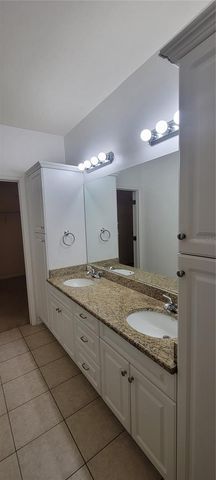 1571 NW 29TH ROAD 1, Gainesville, FL 32605