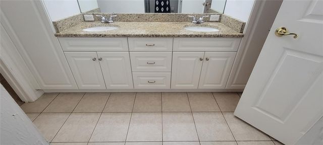 1571 NW 29TH ROAD 1, Gainesville, FL 32605