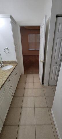 1571 NW 29TH ROAD 1, Gainesville, FL 32605