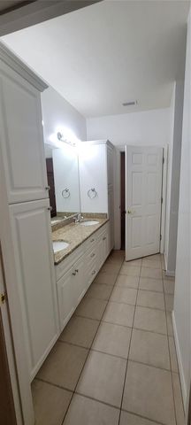 1571 NW 29TH ROAD 1, Gainesville, FL 32605