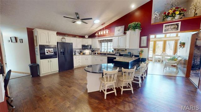 1015 E Oak Street, Greenville, IL 62246