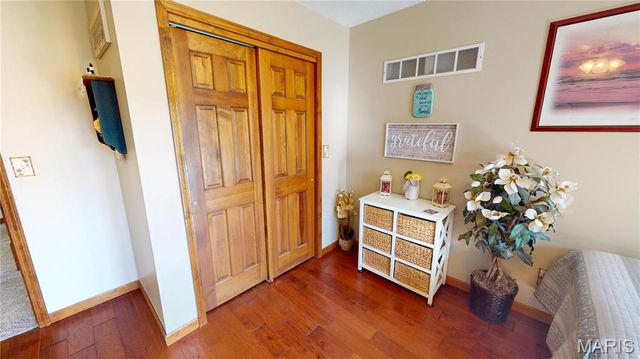 1015 E Oak Street, Greenville, IL 62246