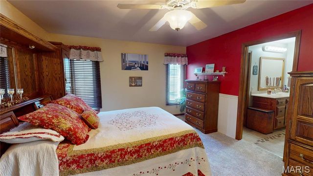 1015 E Oak Street, Greenville, IL 62246