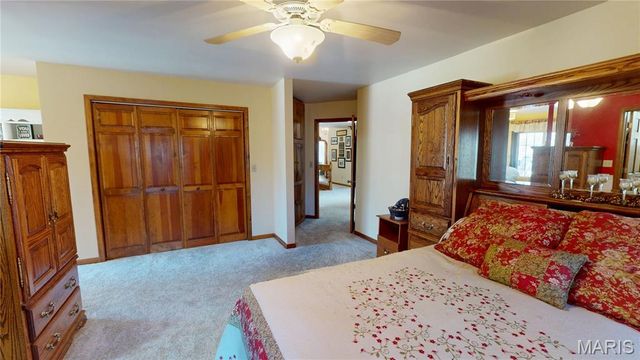 1015 E Oak Street, Greenville, IL 62246