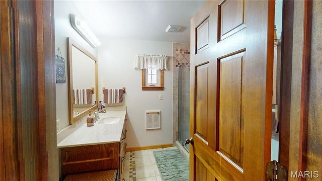 1015 E Oak Street, Greenville, IL 62246