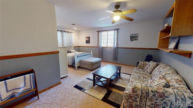 1015 E Oak Street, Greenville, IL 62246