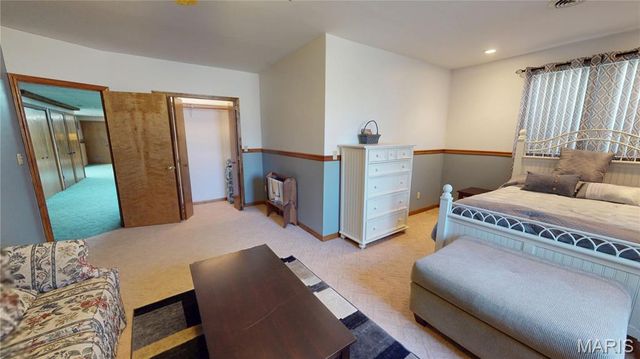 1015 E Oak Street, Greenville, IL 62246