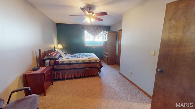 1015 E Oak Street, Greenville, IL 62246