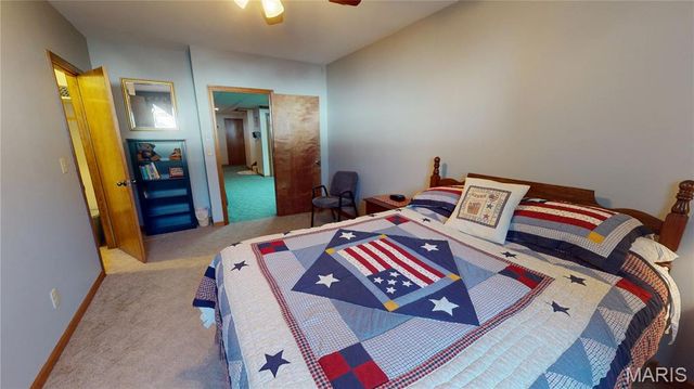 1015 E Oak Street, Greenville, IL 62246