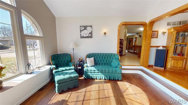 1015 E Oak Street, Greenville, IL 62246