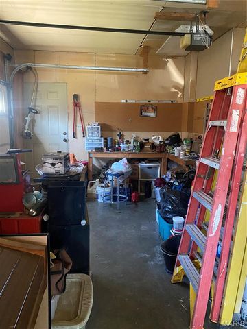 1015 E Oak Street, Greenville, IL 62246