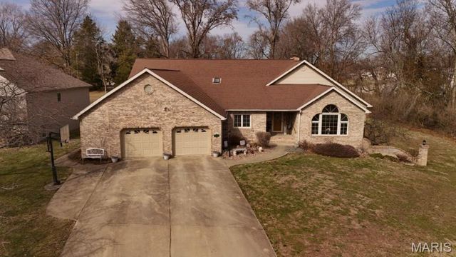 1015 E Oak Street, Greenville, IL 62246