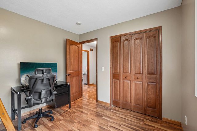 3725 80th Avenue N, Brooklyn Park, MN 55443