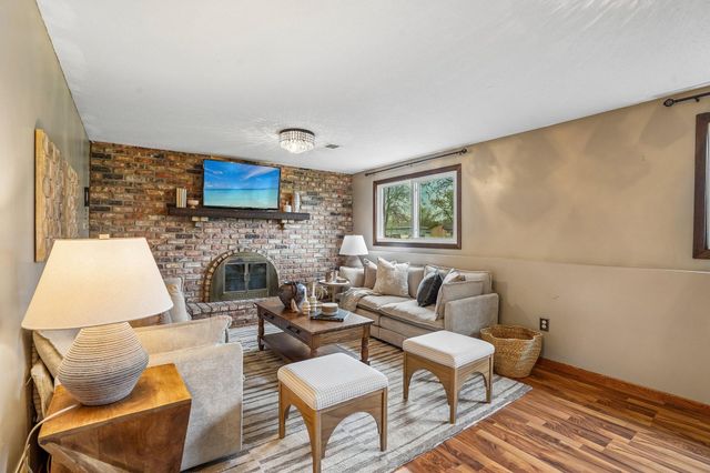 3725 80th Avenue N, Brooklyn Park, MN 55443