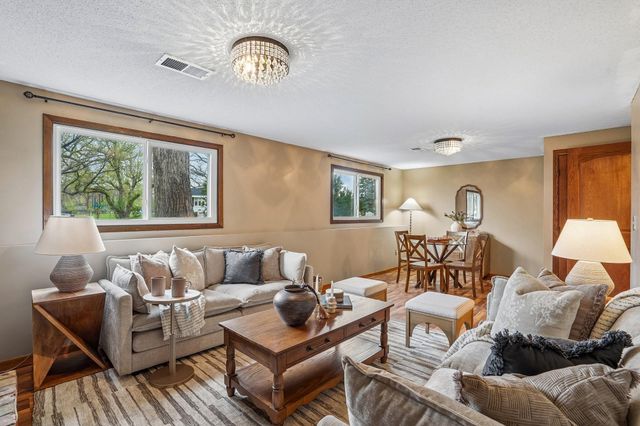 3725 80th Avenue N, Brooklyn Park, MN 55443