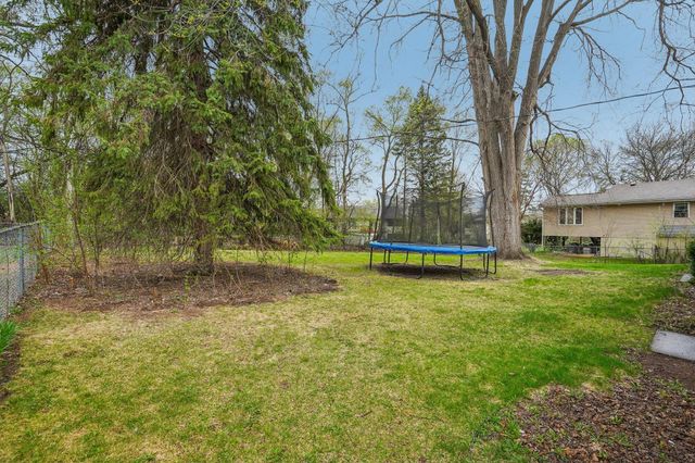 3725 80th Avenue N, Brooklyn Park, MN 55443