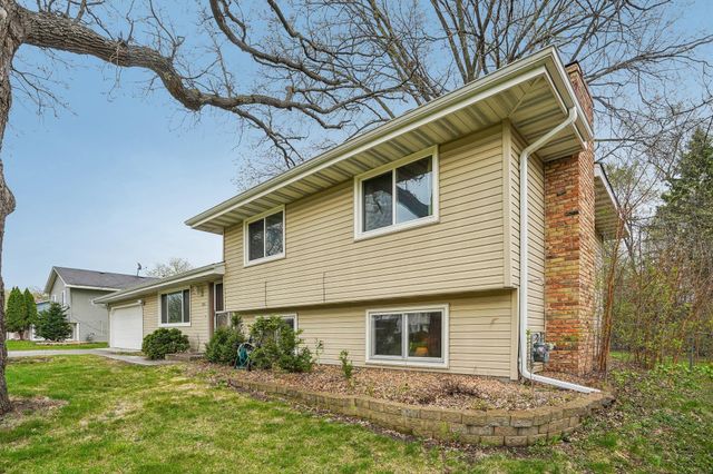 3725 80th Avenue N, Brooklyn Park, MN 55443