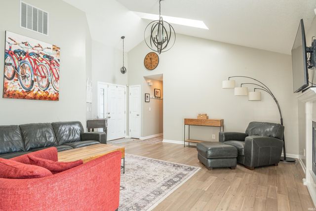 613 W Whitethorn Way, Bloomington, IN 47403