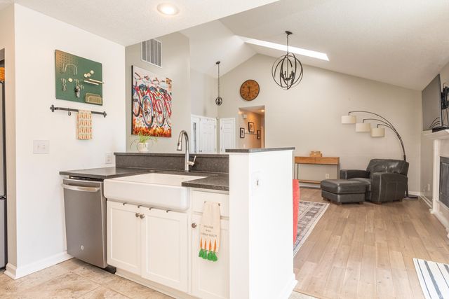 613 W Whitethorn Way, Bloomington, IN 47403