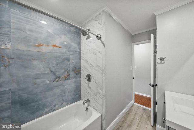 71 HARDWICK DR, Ewing, NJ 08638