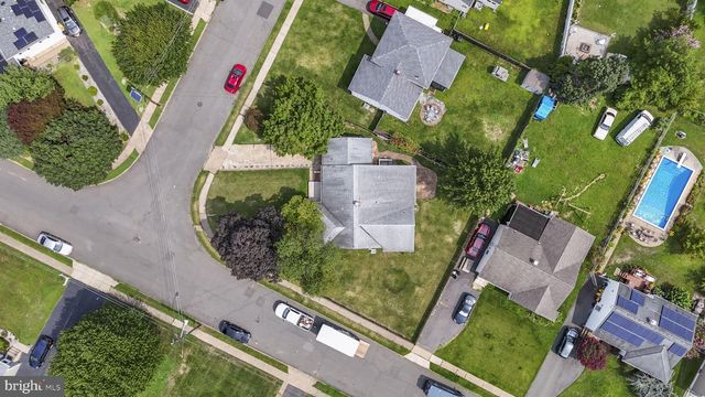 71 HARDWICK DR, Ewing, NJ 08638