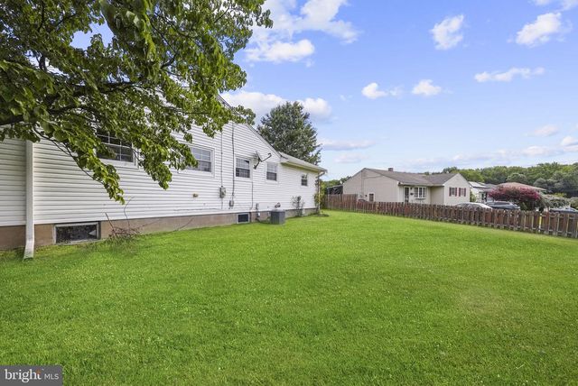 71 HARDWICK DR, Ewing, NJ 08638