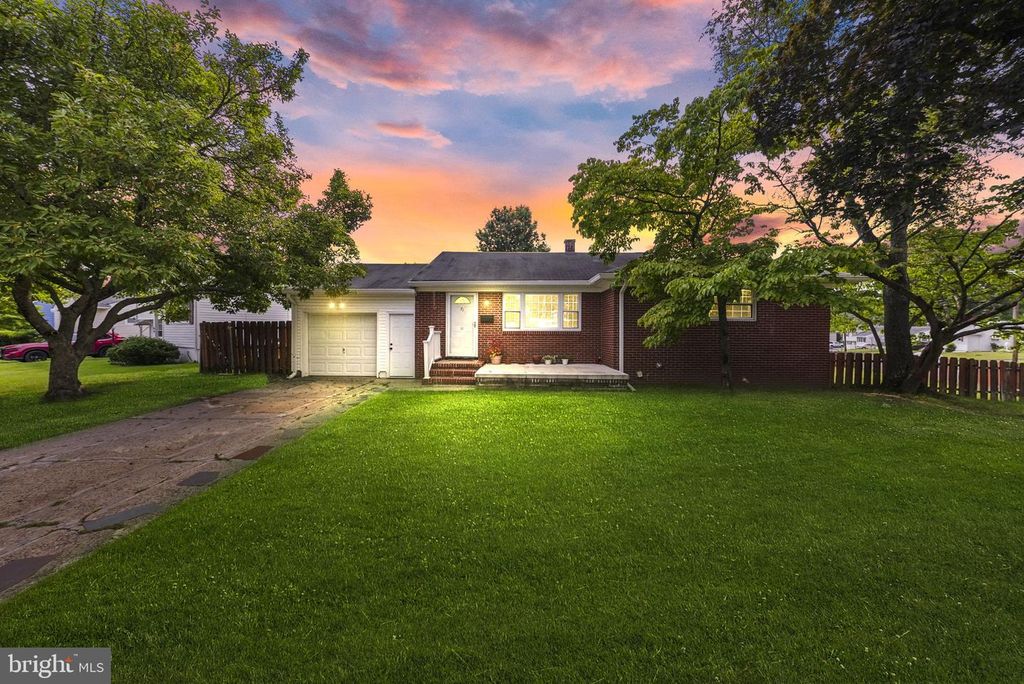 71 HARDWICK DR, Ewing, NJ 08638